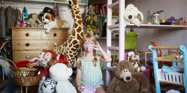too many kids toys