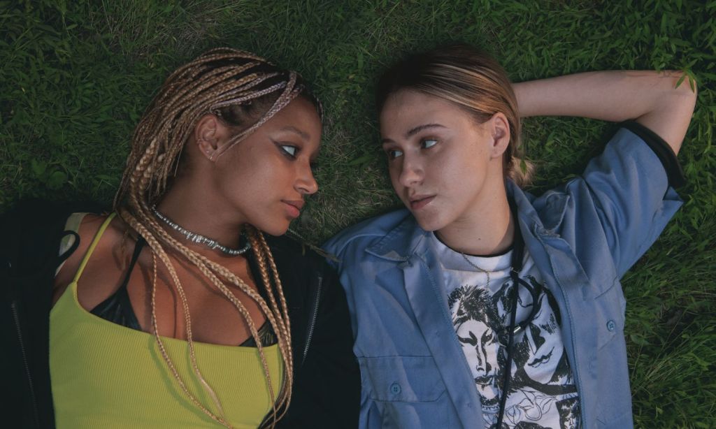 amandla stenberg maria bakalova bodies bodies bodies