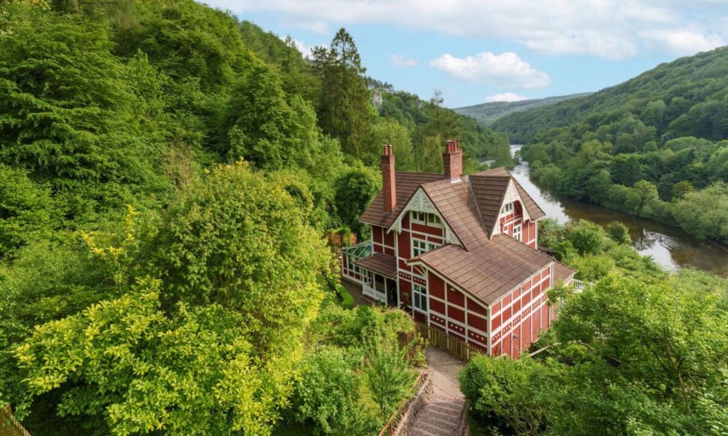 sex education filming location