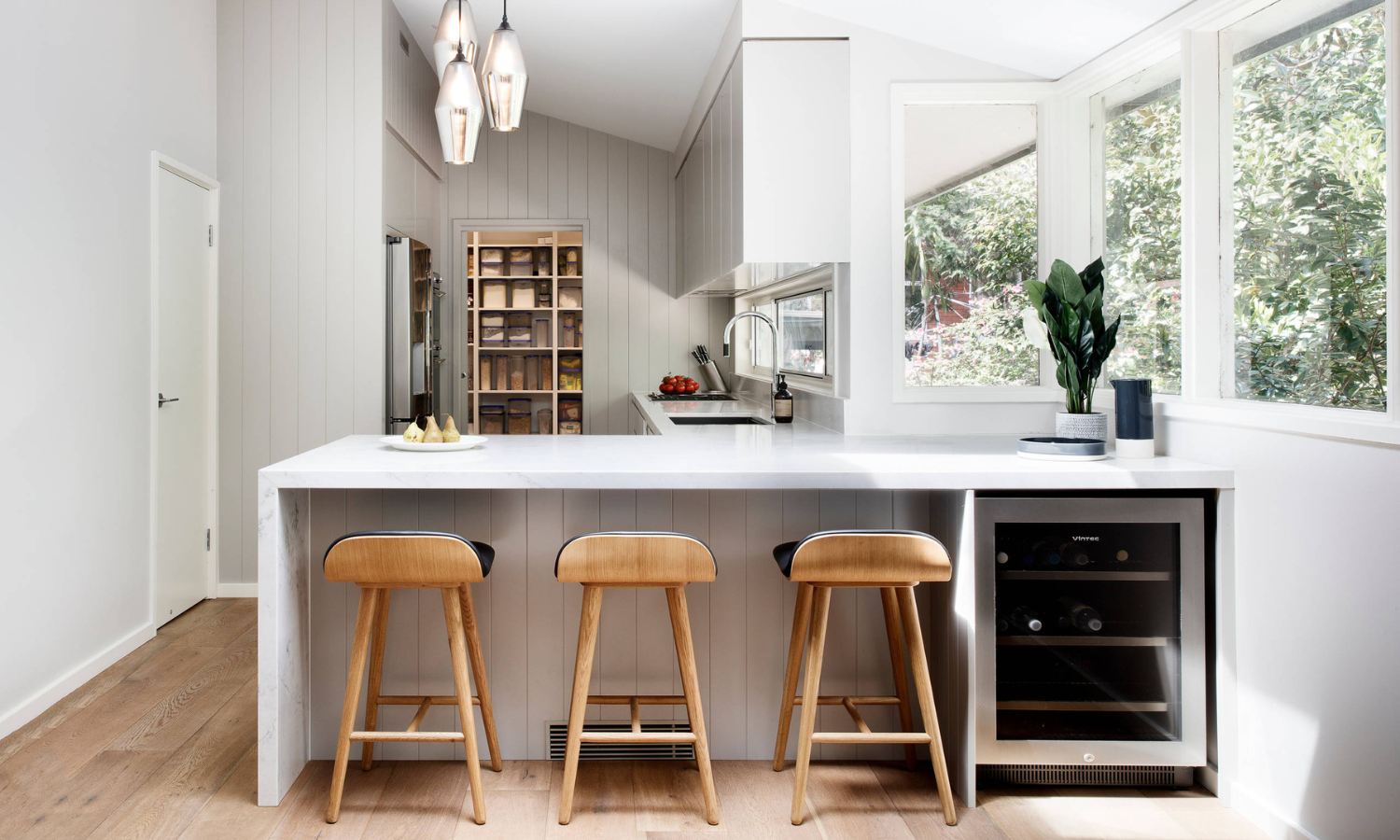 how to store red wine