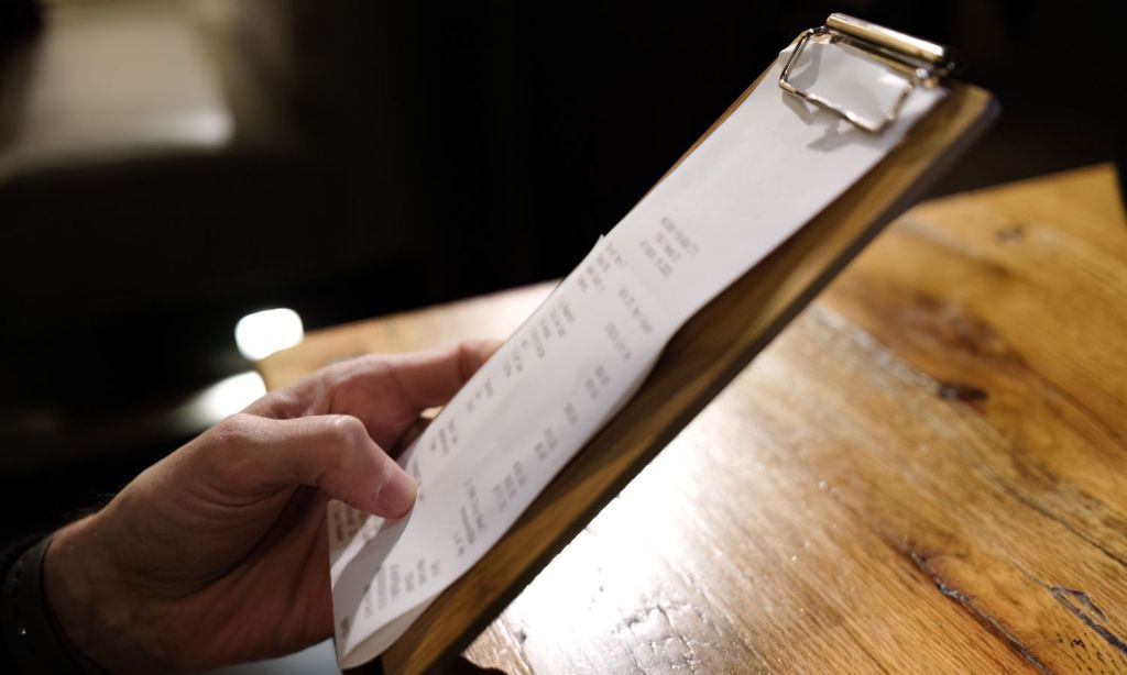 tipping australia restaurant